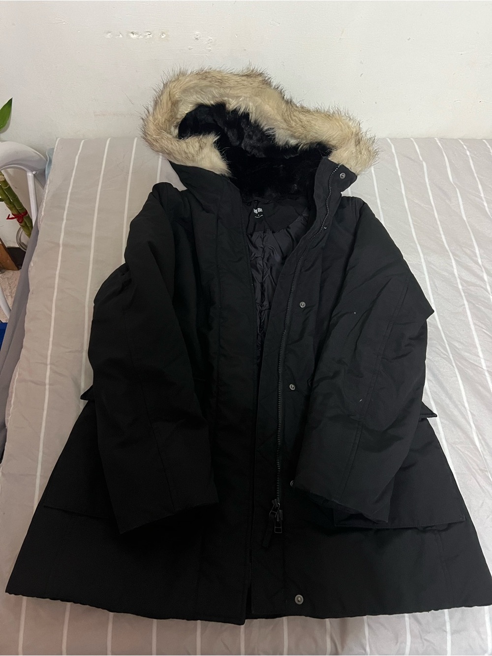 Uniqlo down Parker jacket  Women’s Small